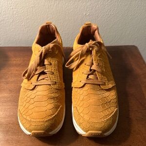 Orange suede Ariat snake look sneakers 7.5